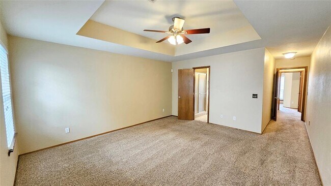 Building Photo - 420 E Plantation Terrace