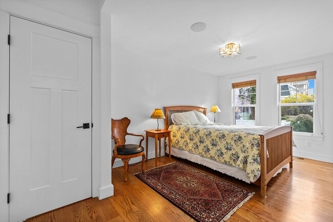 Building Photo - 38 Chester St