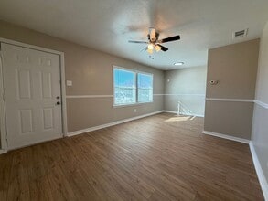 Building Photo - AVAILABLE NOW 2 BEDROOM 1 BATH WITH BONUS/FLEX ROOM IN SOUTH FORT WORTH