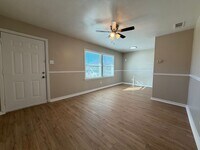 Building Photo - AVAILABLE NOW 2 BEDROOM 1 BATH WITH BONUS/FLEX ROOM IN SOUTH FORT WORTH