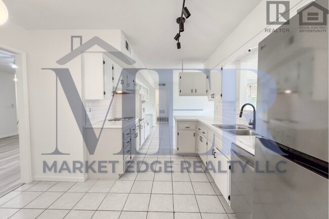 Building Photo - 2Bed/2Bath House in Sun City on Golf Course! Ready for Immediate Move-In!