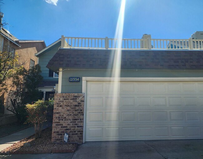 Building Photo - Three Bedroom Charming Neighborhood