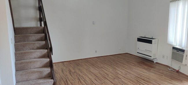 Building Photo - 6827 Whitsett Ave