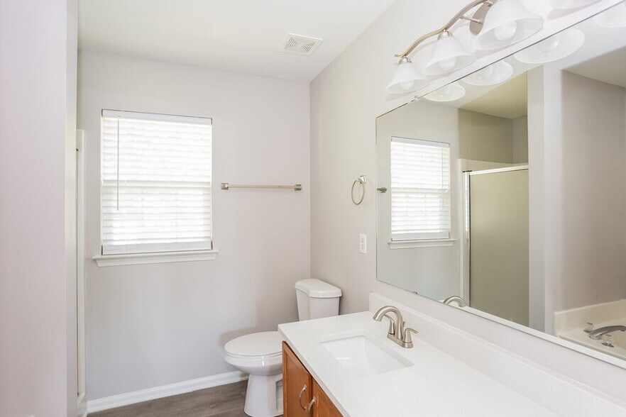 Building Photo - 3042 Willamette Valley Dr