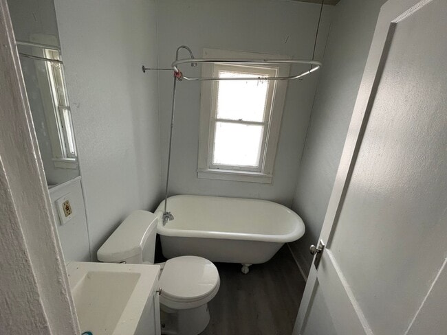 Building Photo - SECTION 8 and EDEN Accepted!! Fully renova...