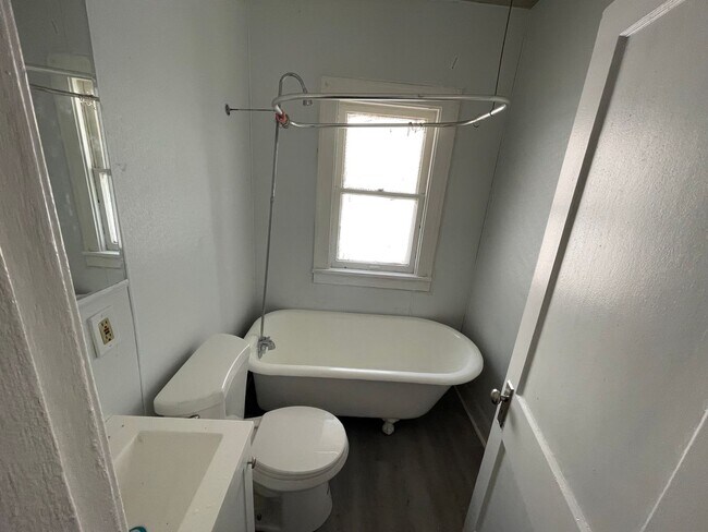 Building Photo - SECTION 8 and EDEN Accepted!! Fully renovated 3 BR Home!!