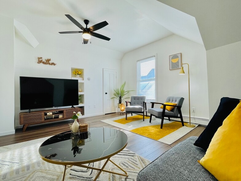 Living Room - 143 Oak St