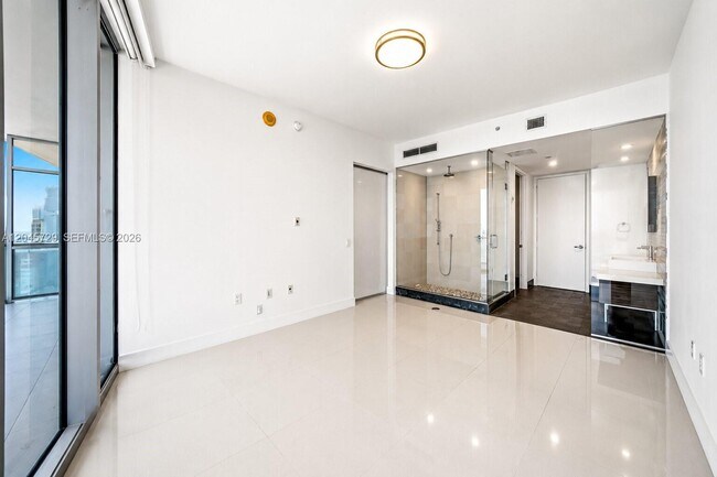 Building Photo - 1100 Biscayne Blvd