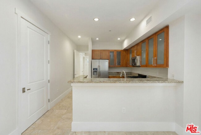 Building Photo - 2020 Holly Dr