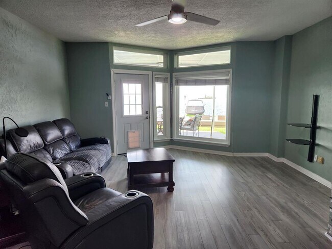Building Photo - 2110 Gunwale Cir