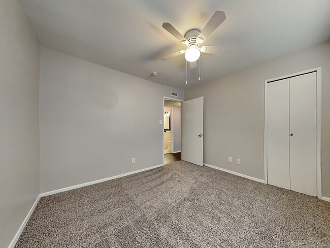 Building Photo - Wonderful 4/2 in Mesquite!!