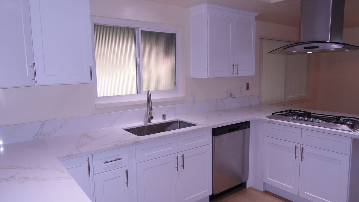 Building Photo - 1100 La Senda Dr