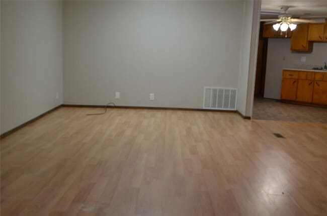 Building Photo - 2020 Gage Rd