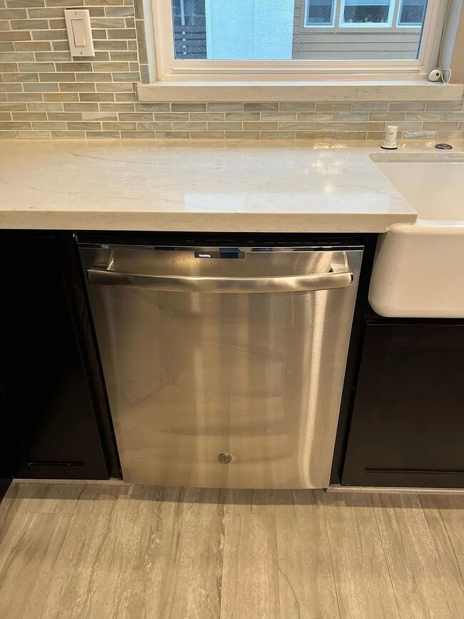 Building Photo - 121 Stevenson Blvd