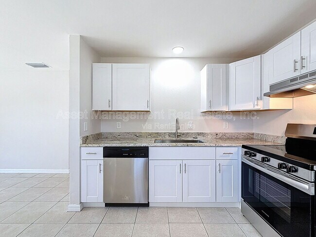 Building Photo - 470 93rd Ave N