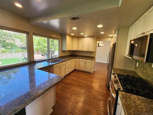 Building Photo - 12918 Biscayne Cove