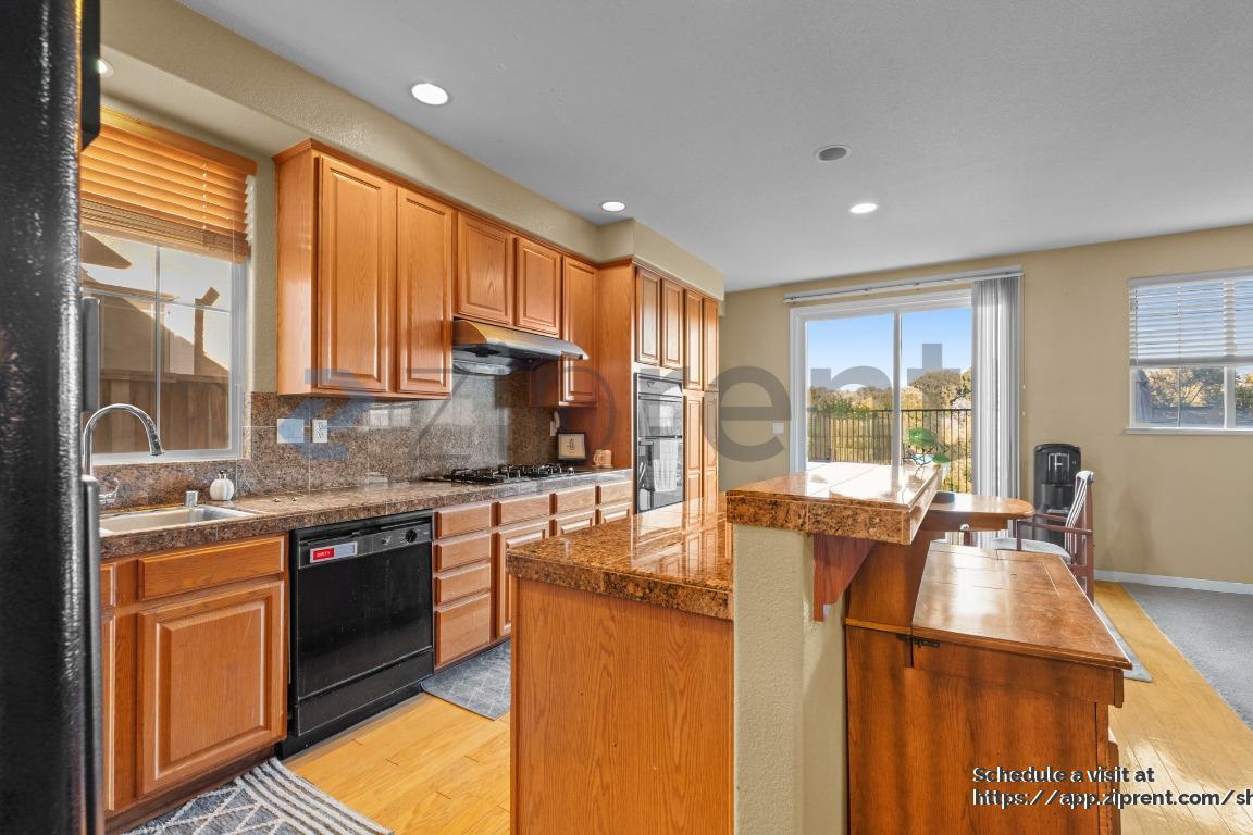 Building Photo - 521 Black Walnut Pl