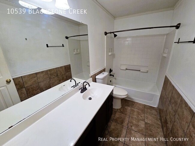 Building Photo - 10539 Blackstone Creek