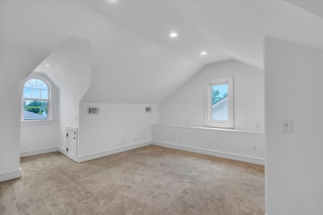 Building Photo - 331 E 54th St