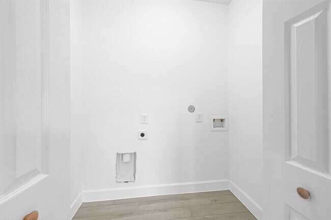 Building Photo - 12009 Meadowgreen St