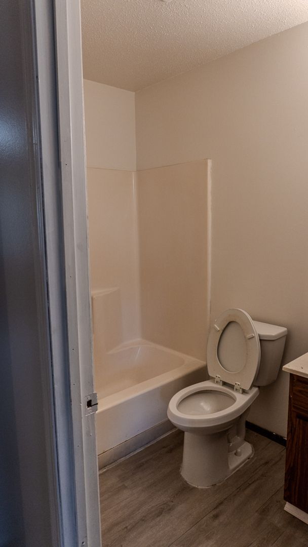 Building Photo - Charming Updated Home in the Heart of Toledo