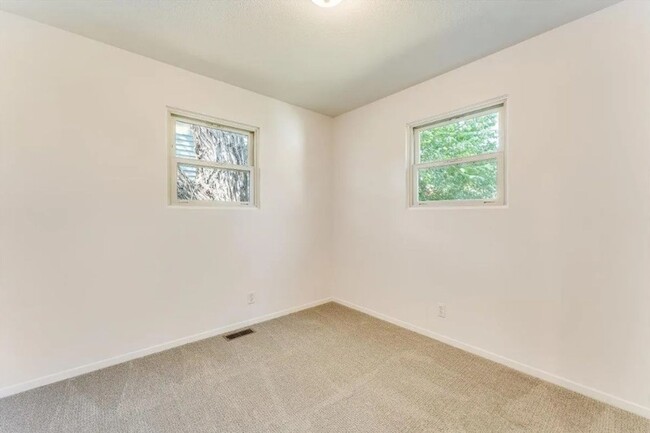 Building Photo - 2920 W Hadden St