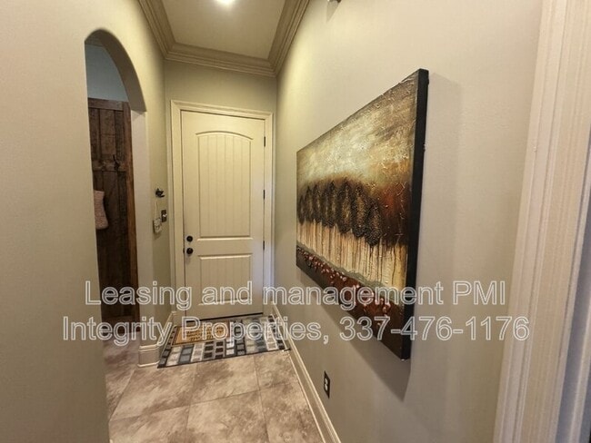 Building Photo - 330 Dunvegan Ct