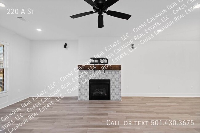 Building Photo - 220 A St