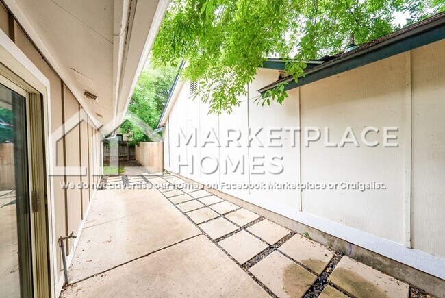 Building Photo - 12038 Stoney Crossing