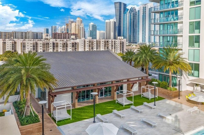 Building Photo - 300 Sunny Isles Blvd