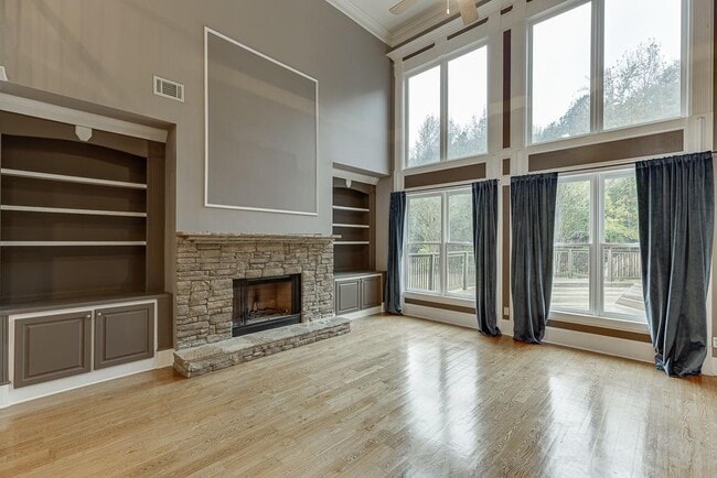 Building Photo - 940 Chateau Forest Rd