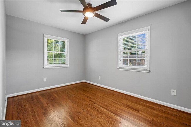 Building Photo - 3801 Denfeld Ave