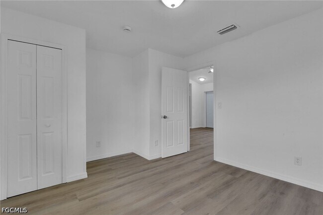 Building Photo - 128 Harold Ave S