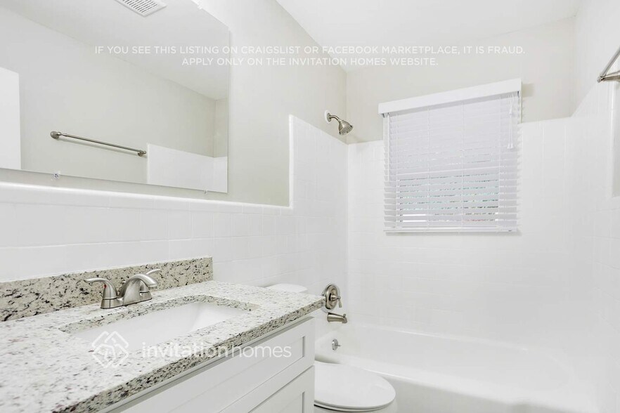 Building Photo - 2369 Brentford Pl