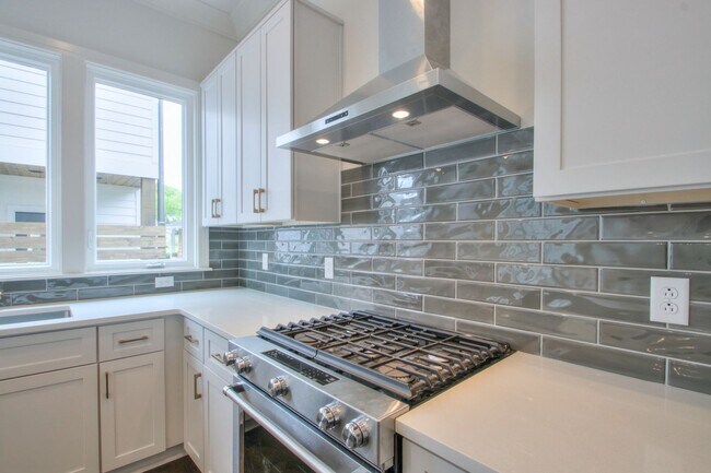 Building Photo - Welcome To Nashville!