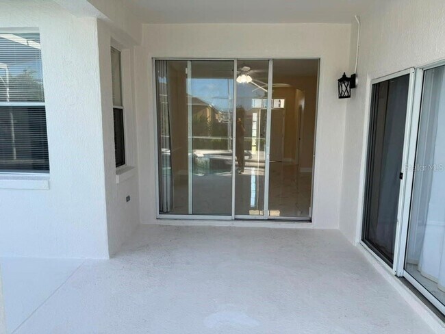 Building Photo - 351 Corsica Ct