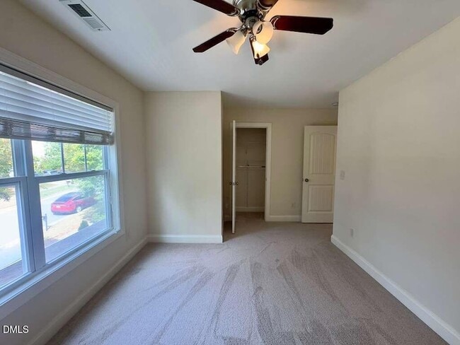 Building Photo - 4008 Vallonia Dr