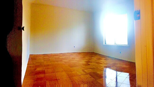 Building Photo - 125 Clubhouse Dr SW