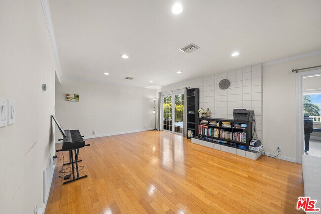 Building Photo - 3114 Henrietta Ave