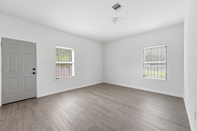Building Photo - 319 N Carolina St