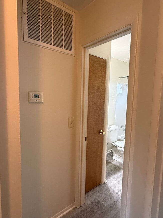 Building Photo - 1916/1918 Building