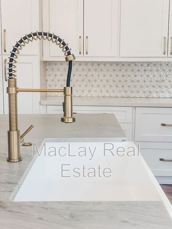 Building Photo - 15410 S 17th Ln