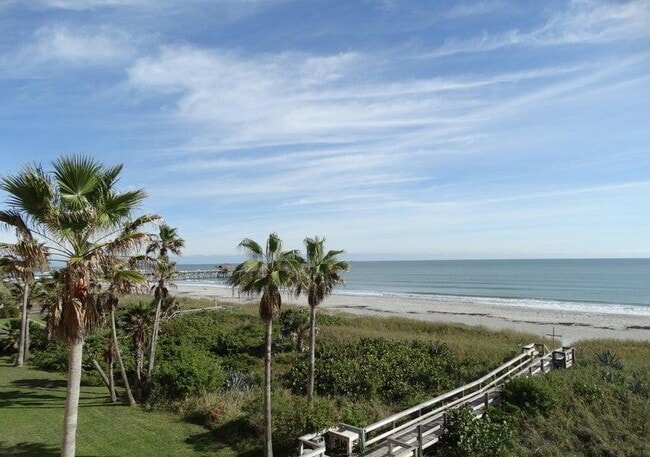 Building Photo - 5050 Ocean Beach Blvd