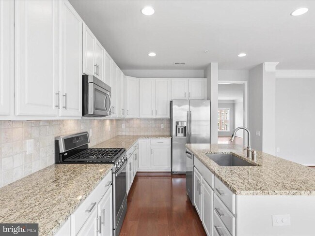 Building Photo - 3037 Rittenhouse Cir