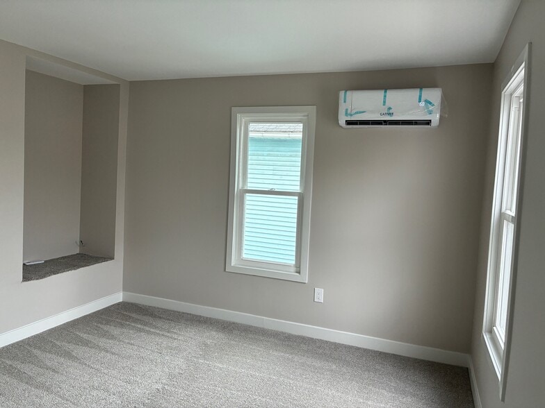 Bedroom 1 - 52 Blocker St