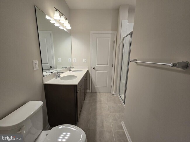 Building Photo - 4928 Dunhaven Dr