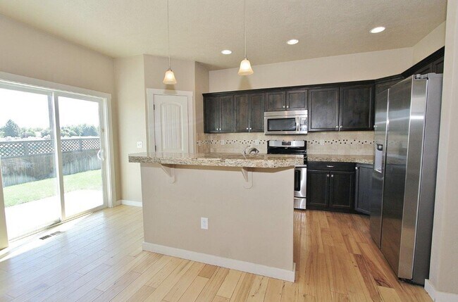 Building Photo - Immaculate home nestled in SE Boise