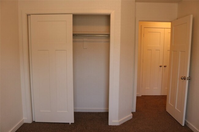 Building Photo - 10535 Mills Rd