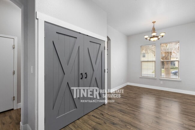 Building Photo - 1981 Amber Fields Way