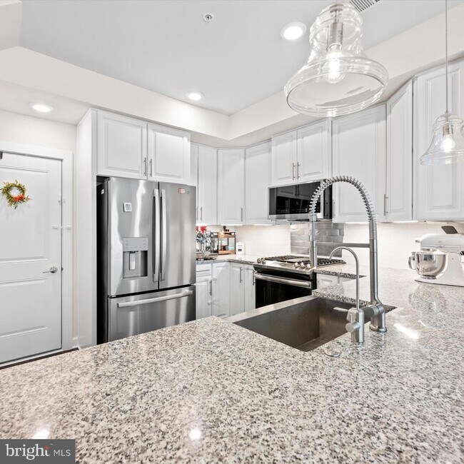 Building Photo - 44674 Provincetown Dr